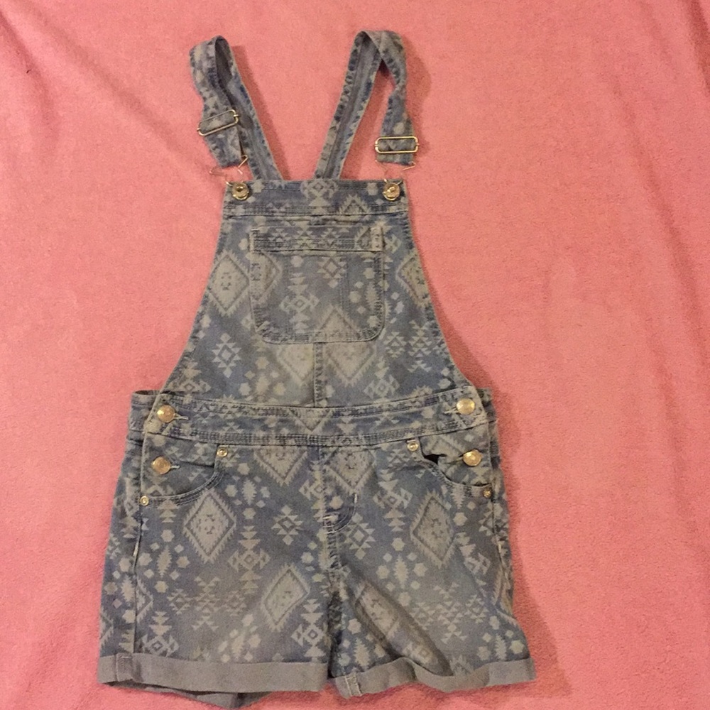 Short overalls